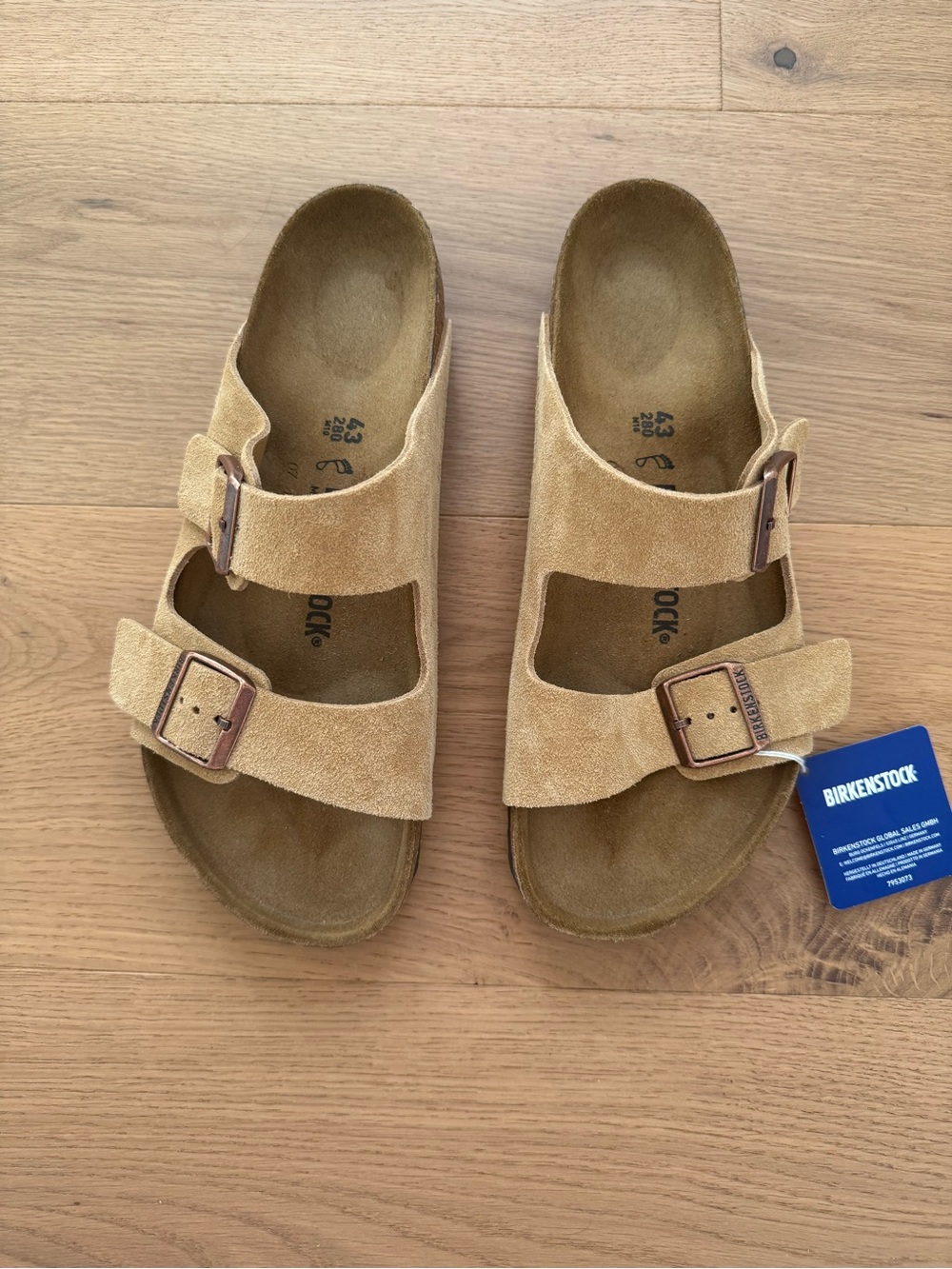 Birkenstock Arizonas in Latte Cream Size 43